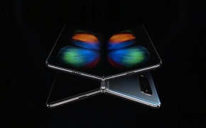 Samsung สวนหมัด Huawei ว่า Galaxy Fold หน้าจอพับเข้าด้านในดีกว่า เพราะจะไม่เสียหายง่าย